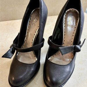 BCBG Paris Black Leather Heeled Mary Jane’s w/ bow